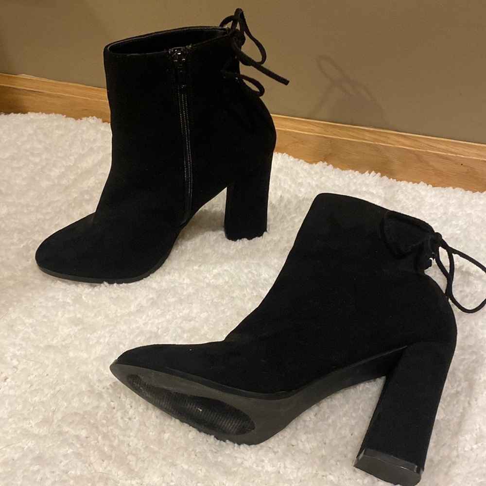 Olivia Jorgensen Black Heels